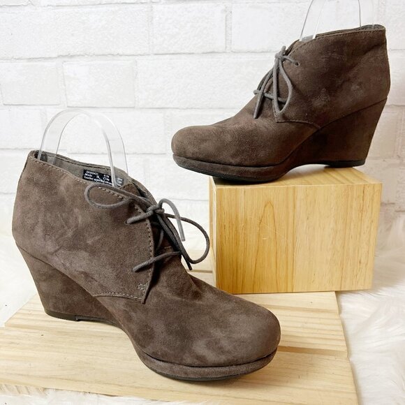 Clarks Camryn Bronte Suede Taupe Brown Wedge Ankle Boot Bootie Women's Size 9.5M - Picture 9 of 9